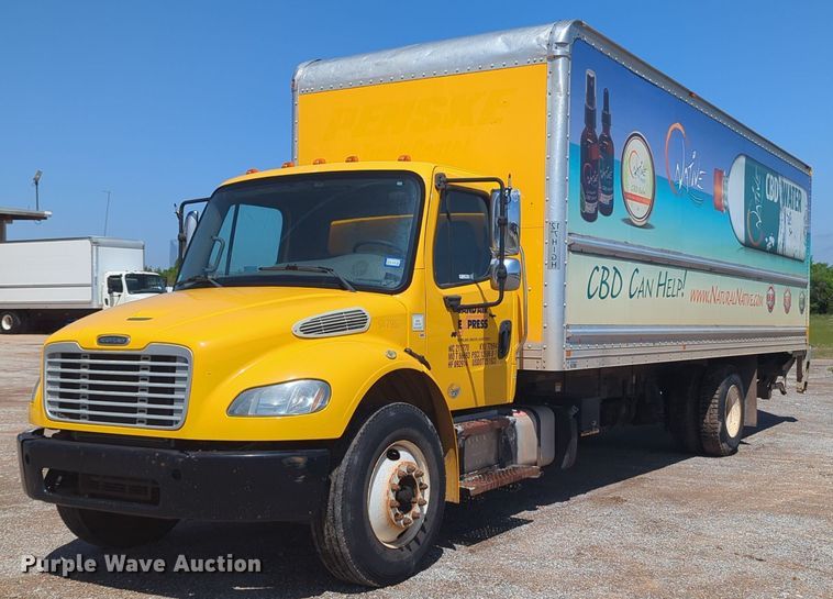 2013 Freightliner Business Class M2  box truck - MN9988