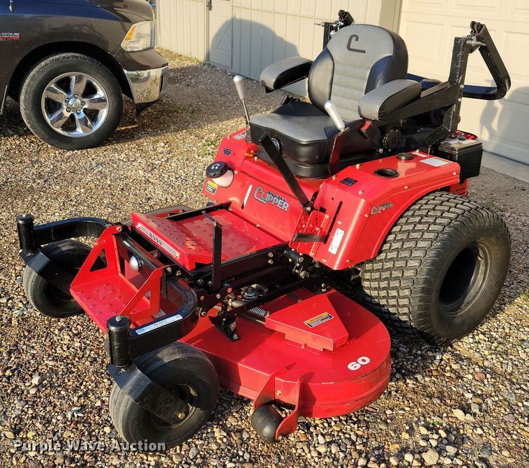 2020 Country Clipper Boss XL 1525  ZTR lawn mower - MO9629