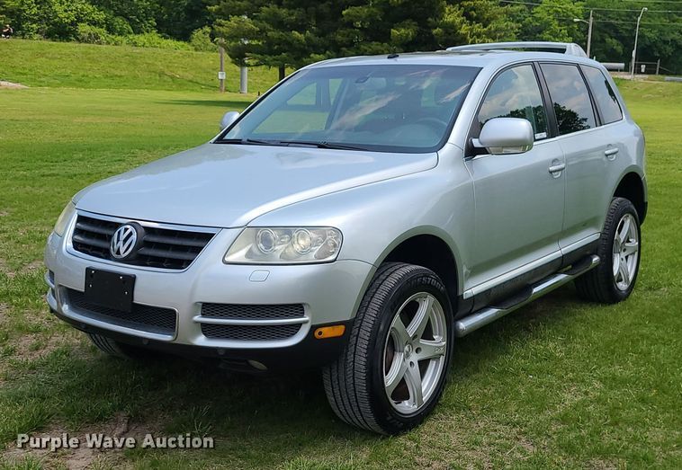 2005 Volkswagen Touareg  SUV - MO9854