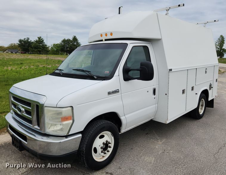2011 Ford E350 Super Duty  utility van - MW9764