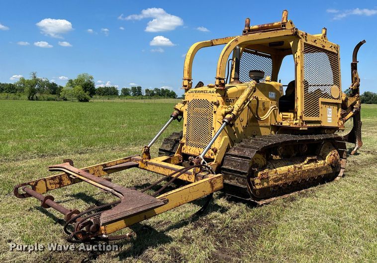 1985 Caterpillar D4E  cable plow - DQ2058
