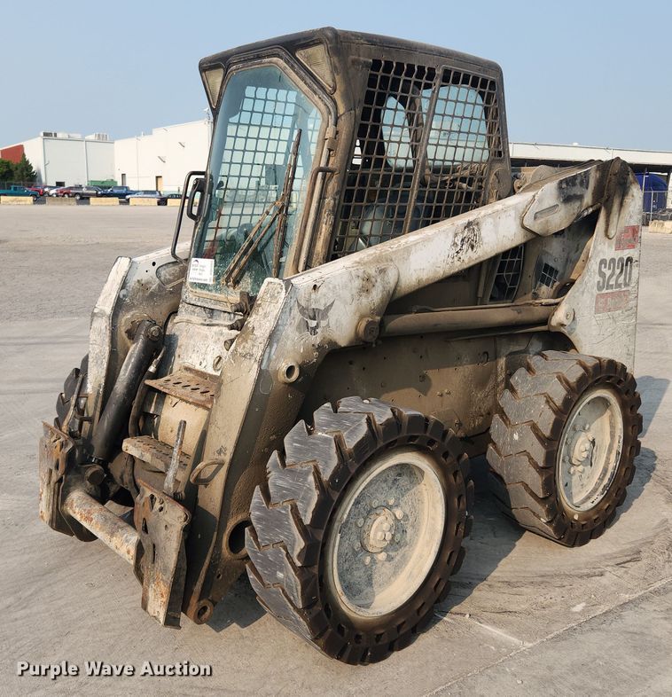 2008 Bobcat S220  skid steer loader - DQ5393
