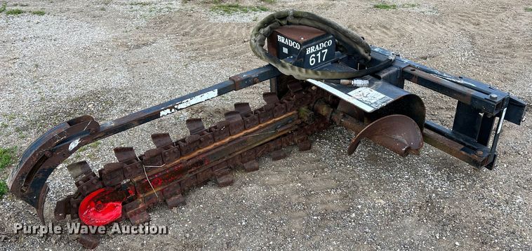 Bradco 617  skid steer trencher - II9085