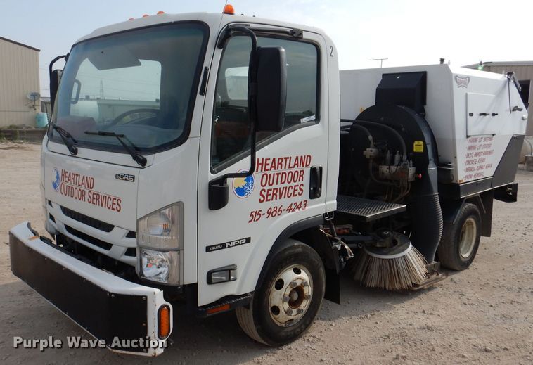 2016 Isuzu NPR  street sweeper truck - KN9965