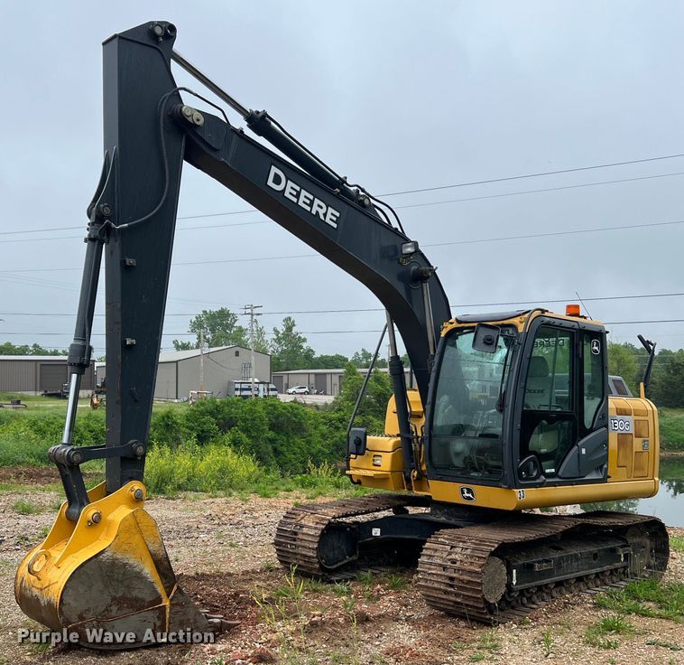 2014 John Deere 130G  excavator - LI9722