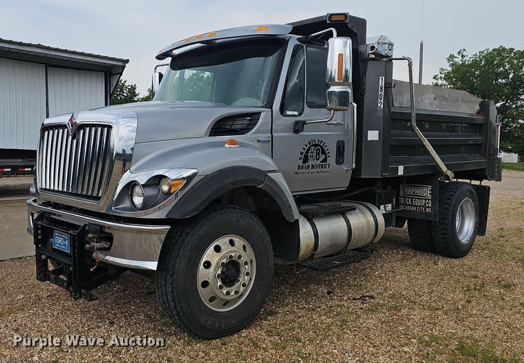2009 International WorkStar 7400  dump truck - LW9625