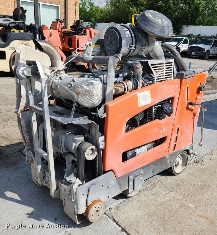 Husqvarna FS7000D  concrete saw - LX9587