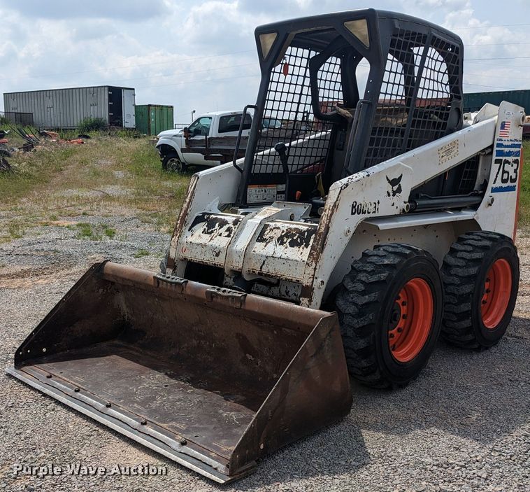 2001 Bobcat 763  skid steer loader - MY9298