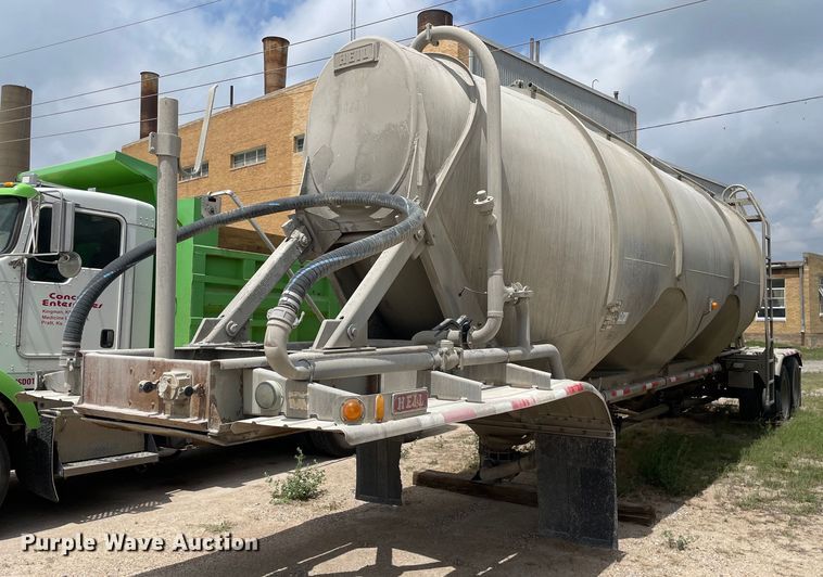 1994 Heil  pneumatic dry bulk trailer - DK4355