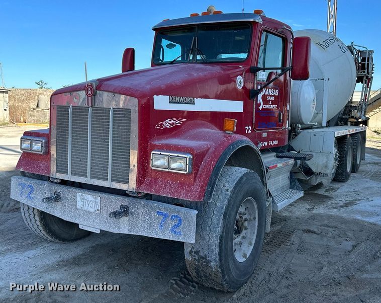 2009 Kenworth W900  ready mix truck - DO4957