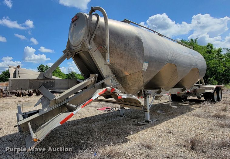 2015 Heil  pneumatic dry bulk trailer - HY9021