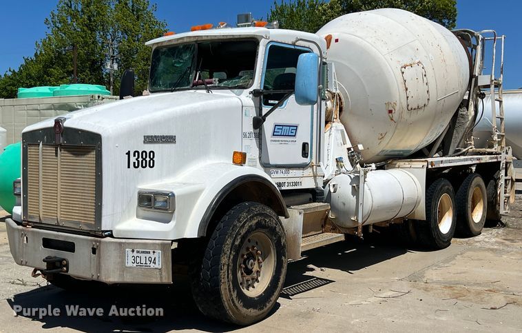 2004 Kenworth T800  ready mix truck - JE9999