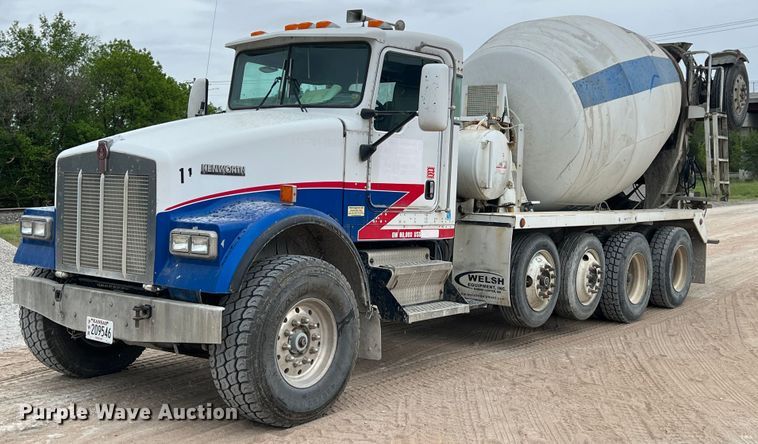 2004 Kenworth W900  ready mix truck - LG9101