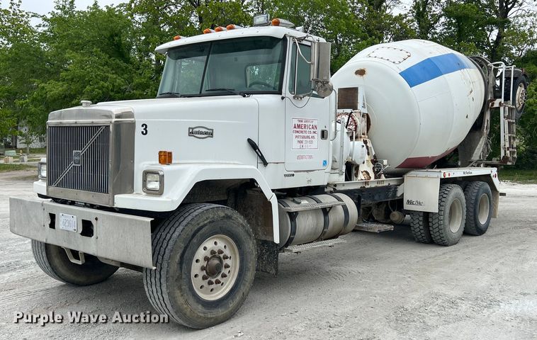 2001 Volvo Autocar  ready mix truck - LG9104
