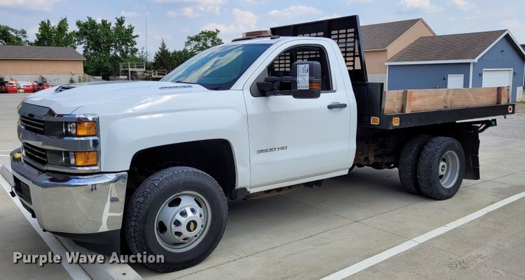 2017 Chevrolet Silverado 3500HD  dump flatbed pickup truck - DK1859