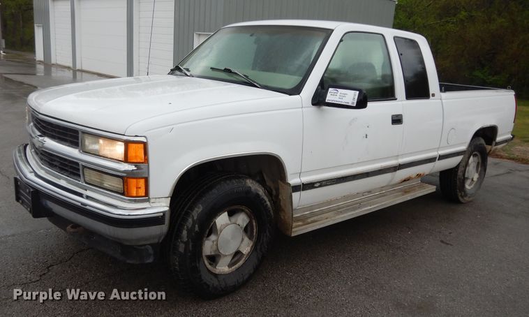 1997 Chevrolet K1500  Ext. Cab pickup truck - DK1871