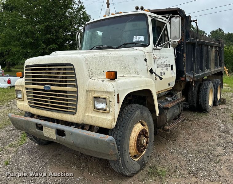1997 Ford LT9000  dump truck - DP3142