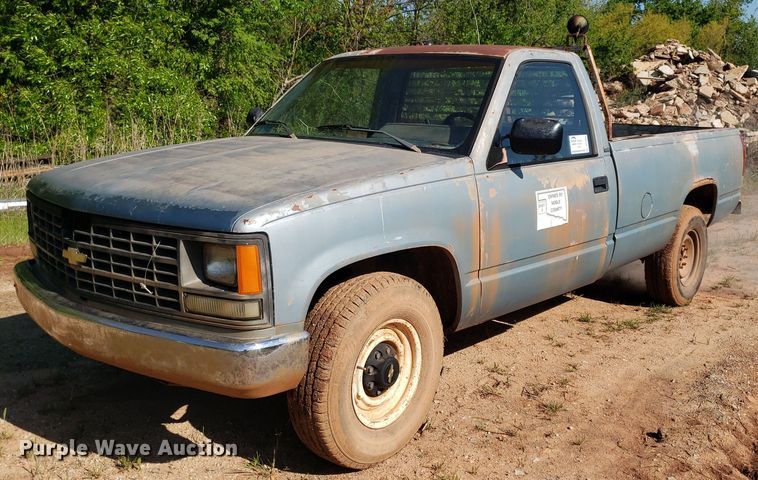 1990 Chevrolet C2500  pickup truck - DP7855