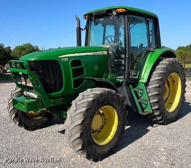 2009 John Deere 7130  MFWD tractor - II9116