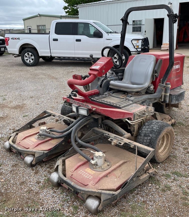 2004 Toro Groundsmaster 3500-D  lawn mower - KM9926