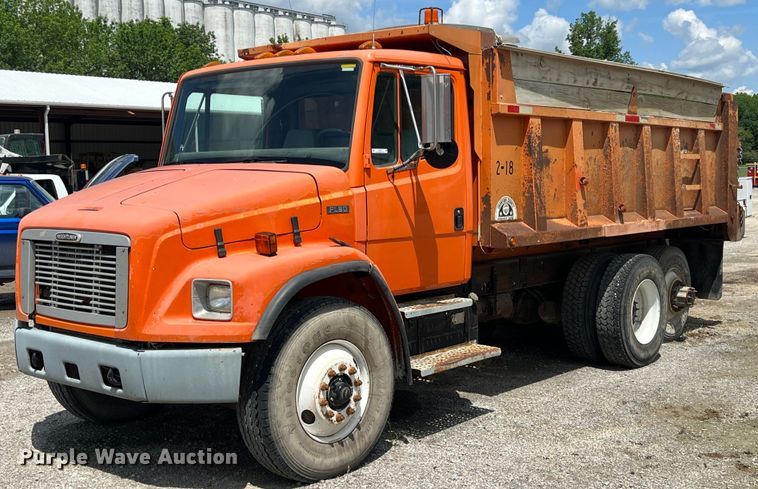 2003 Freightliner FL80  dump truck - LG9215