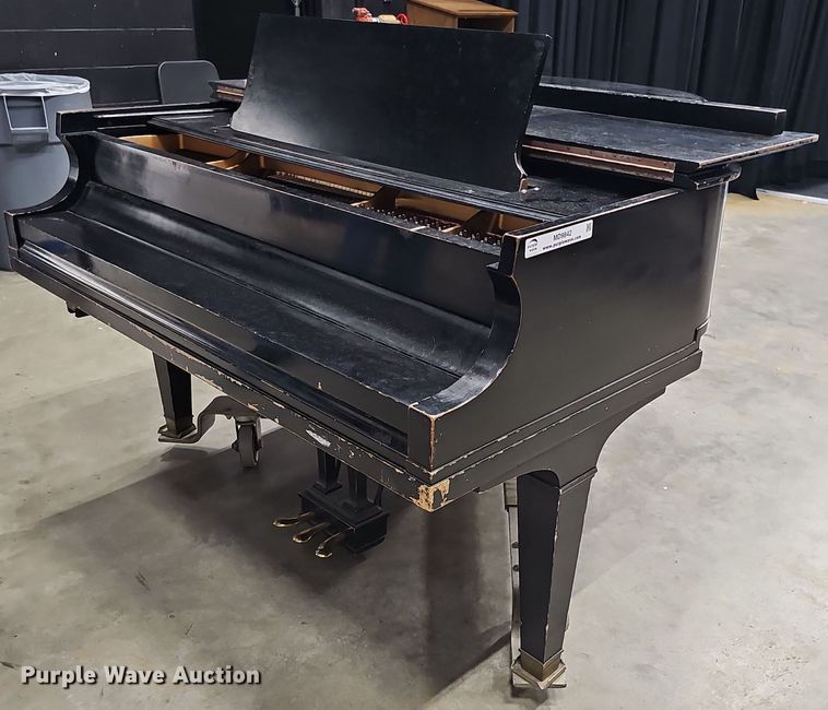 Baldwin  baby grand piano - MD9842