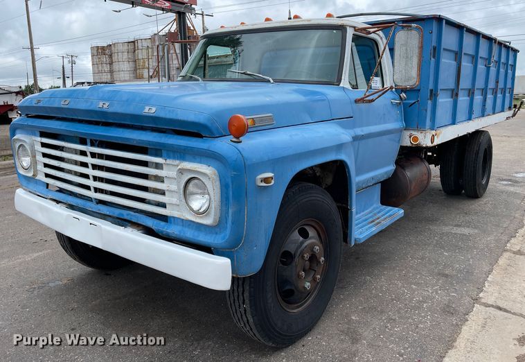 1970 Ford 600  grain truck - DN4657