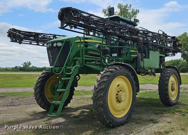 2012 John Deere 4730  sprayer - DO2703