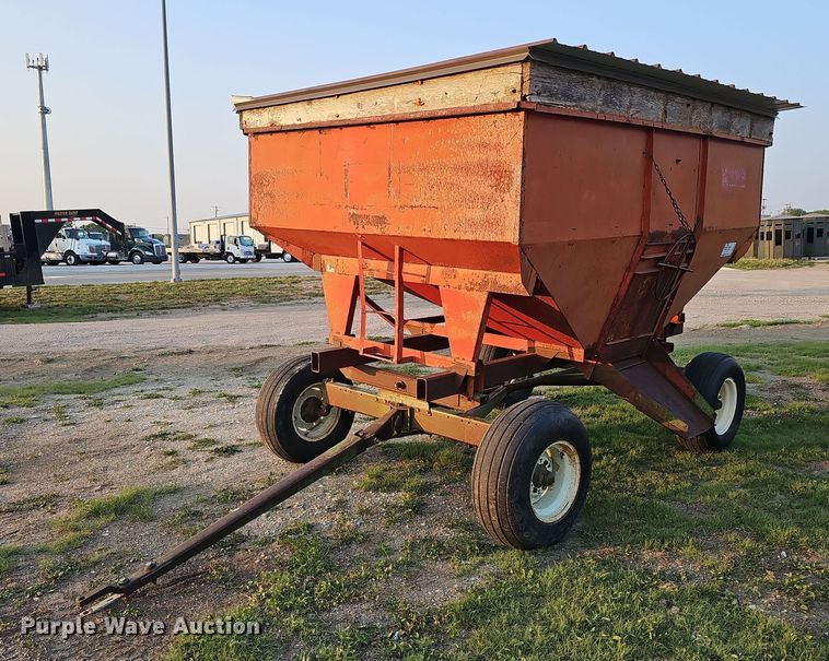 Unverferth McCurdy  gravity wagon - DO4419