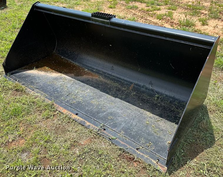 John Deere Worksite Pro U78  skid steer bucket - DQ0541