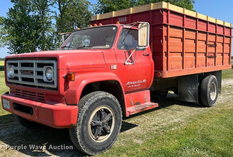 1980 GMC Sierra 6000  grain truck - LB9002