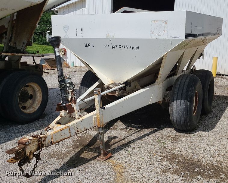 Willmar 600  spreader - LE9202