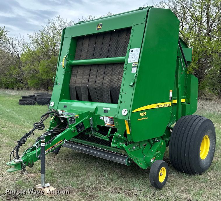 2017 John Deere 569 Mega Wide Plus  round baler - NY9017