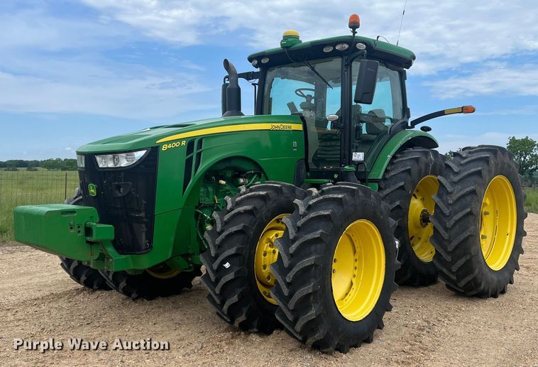 2018 John Deere 8400R  MFWD tractor - DK7792