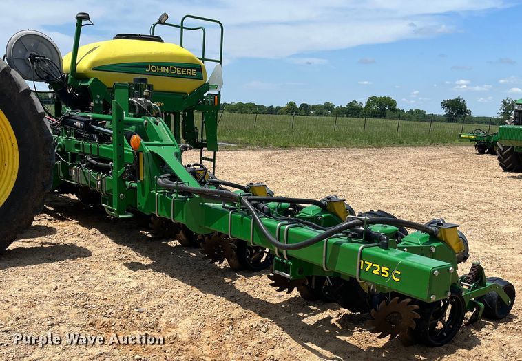 2019 John Deere 1725C Exact Emerge  planter - DK7801