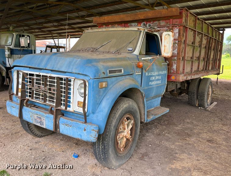 1972 GMC  grain truck - DK7916