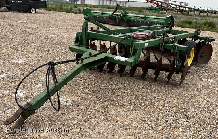 John Deere 2420  off-set disk - DK7926