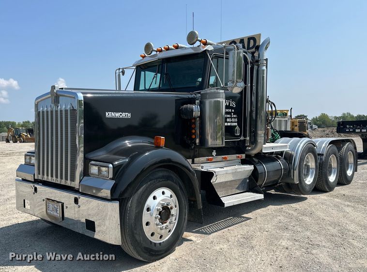 1994 Kenworth W900  semi truck - DS6323