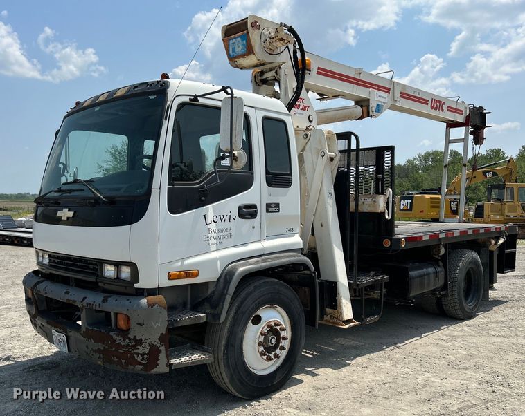 2000 Chevrolet T8500  crane truck - DS6360