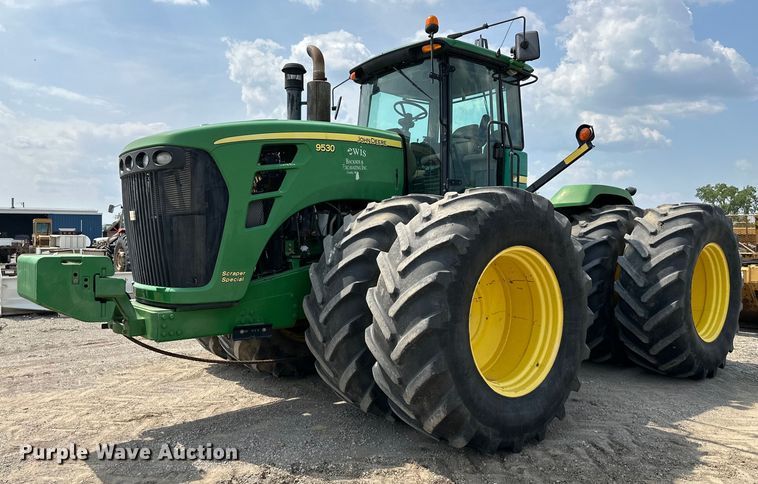 2011 John Deere 9530 Scraper Special  4WD tractor - DS6396