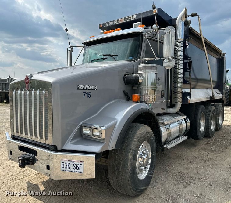 2016 Kenworth T800  dump truck - DS6415