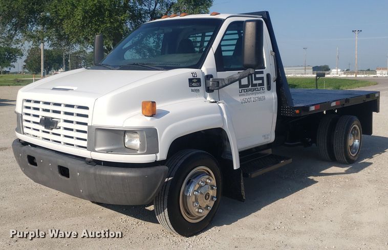 2008  Chevrolet C4500  flatbed truck - DP7953