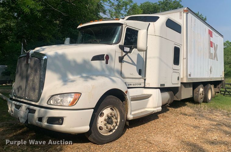 2008 Kenworth T600  refrigerated truck - DP8655