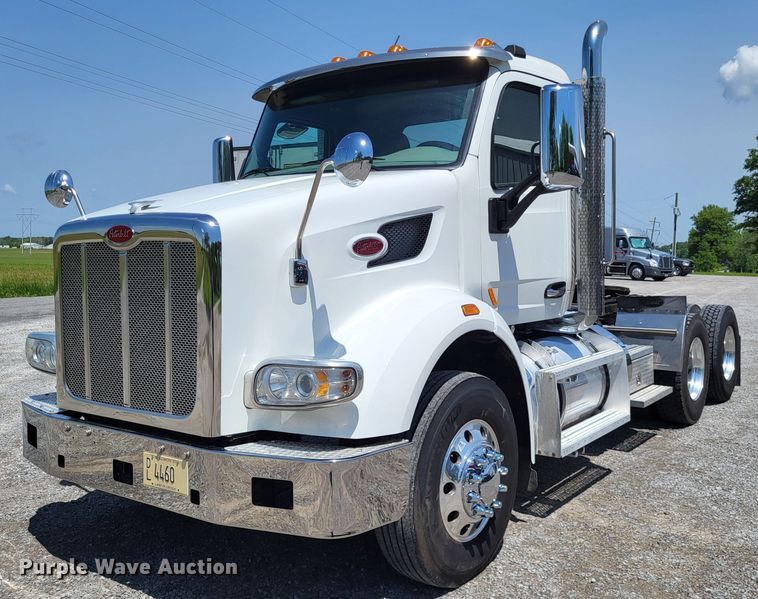 2019 Peterbilt 567  semi truck - LR9249