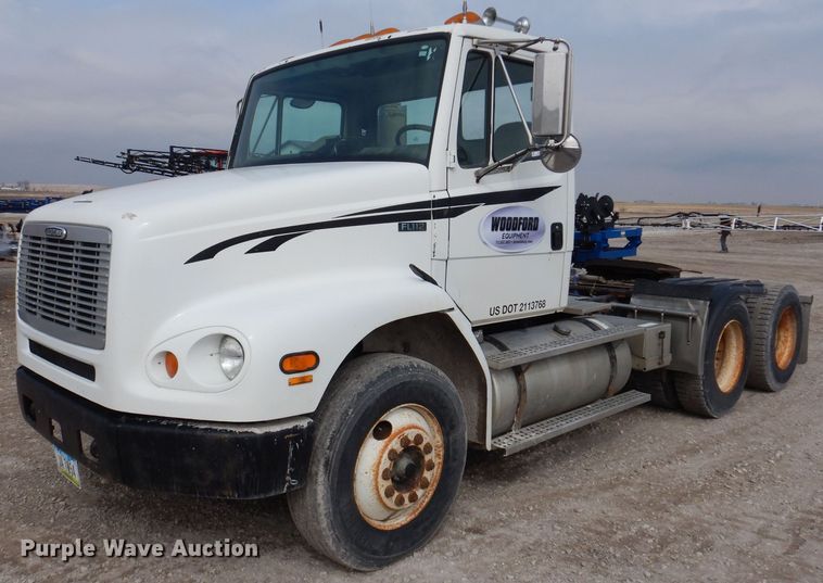 1996 Freightliner FL112  semi truck - MO9604