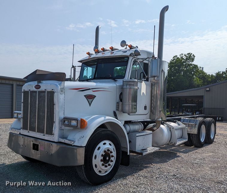 1998 Peterbilt 378  truck cab and chassis - MX9315