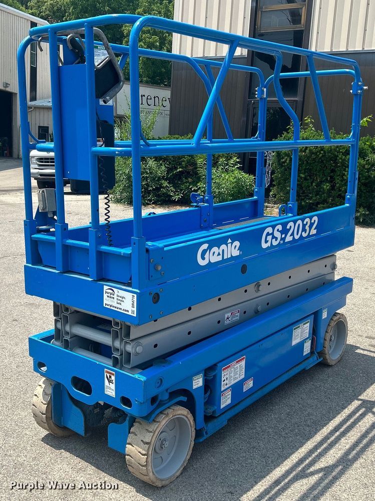 2000 Genie GS-2032  scissor lift - DR4718