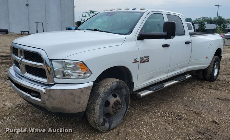 2014 Dodge Ram 3500  Crew Cab pickup truck - JO9192