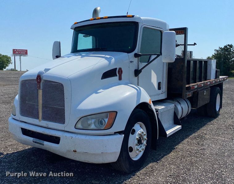 2010 Kenworth T370  flatbed truck - KW9253