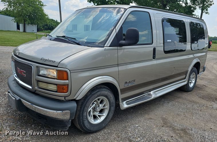 2001 GMC Savana G1500  van - LW9681